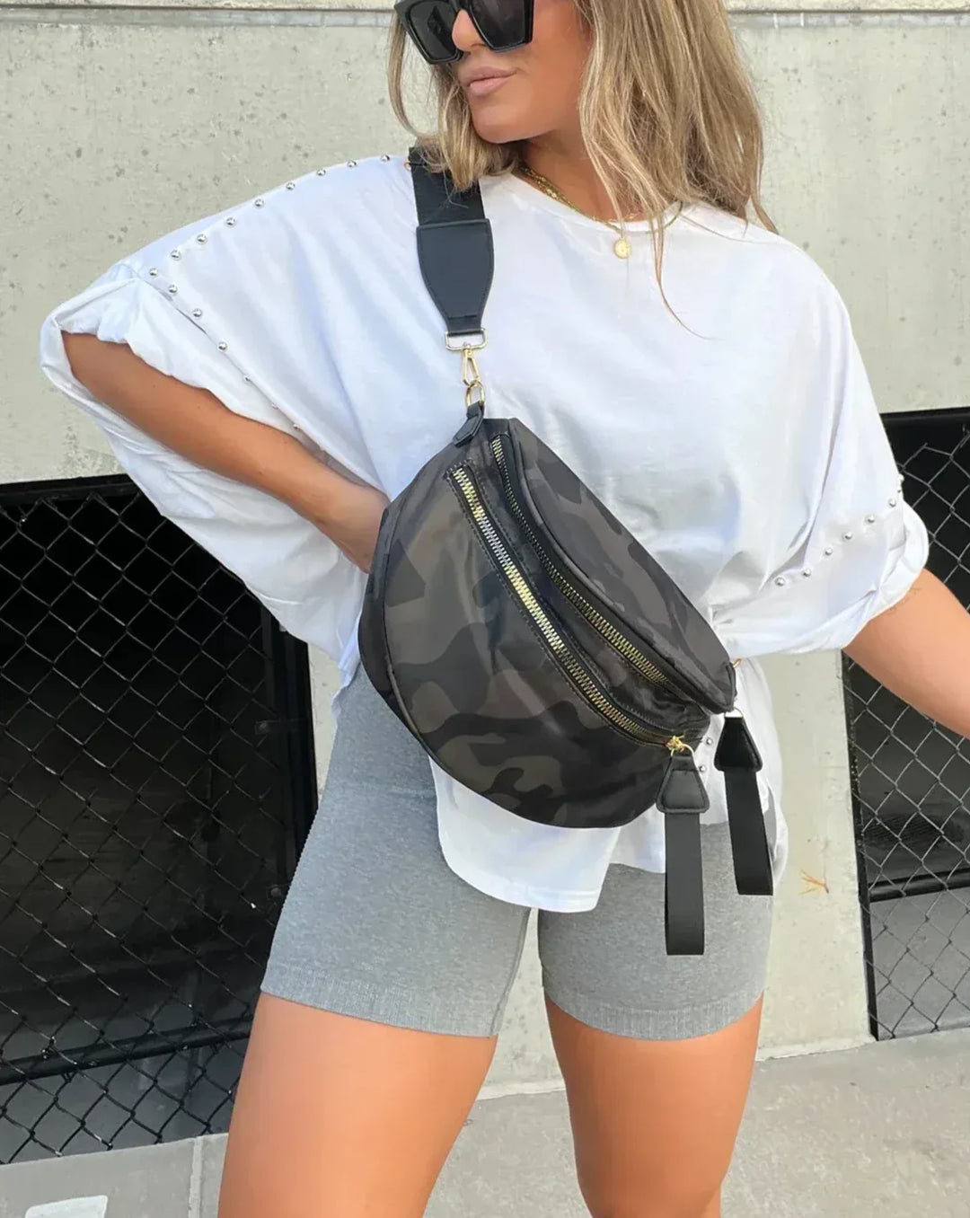 Bella - OVERSIZED T-SHIRT MED NITAR - Zorandi